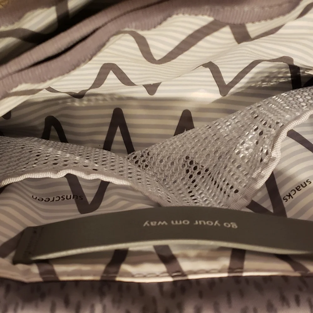 Lululemon Athletica Party Om bag